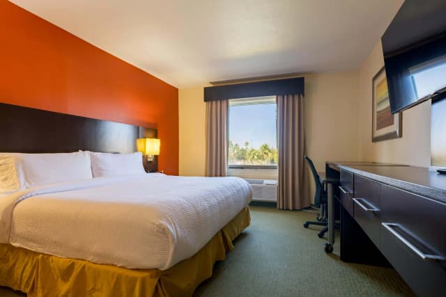 Holiday Inn Express Suites Brownsville - Case Study